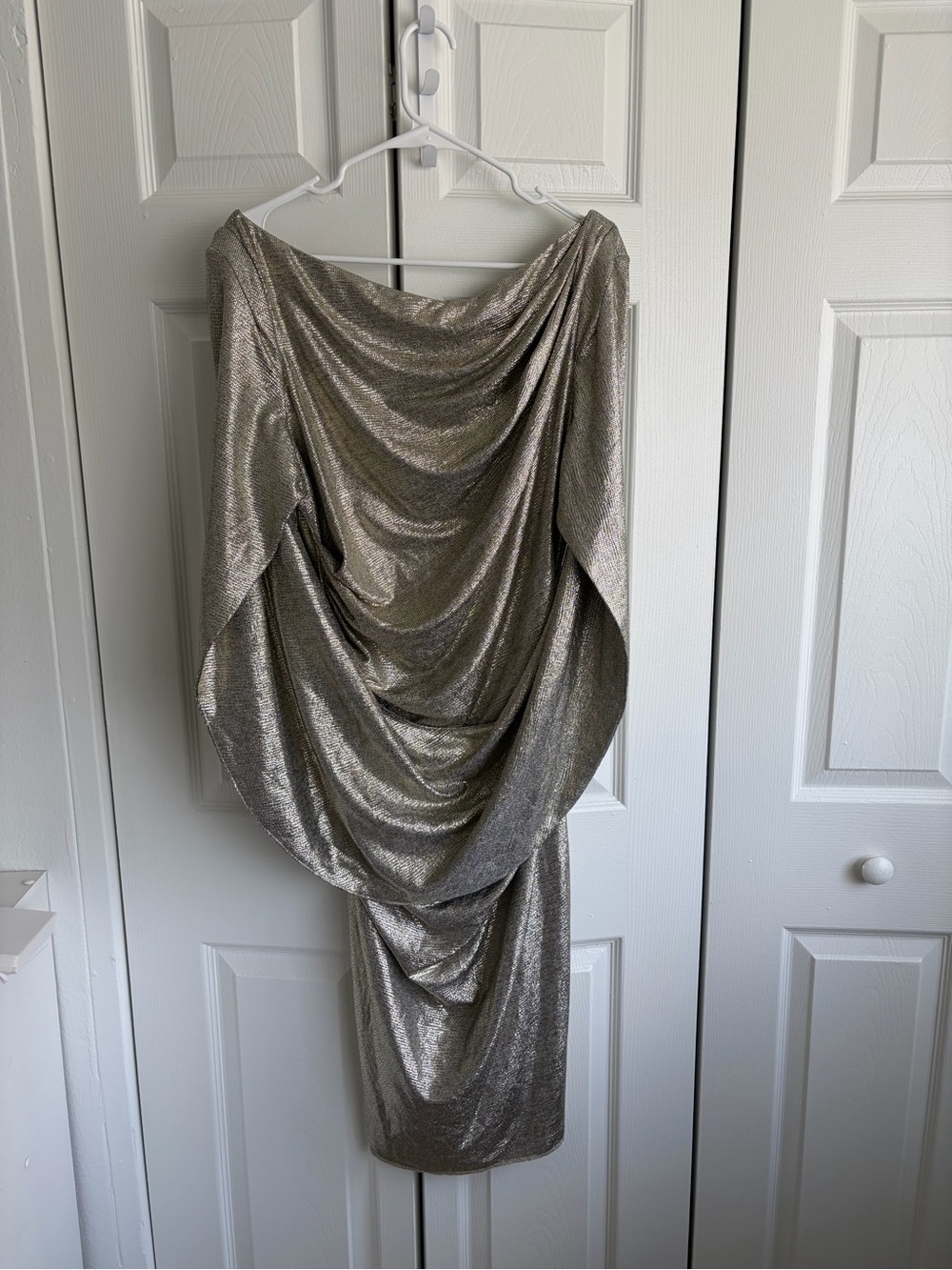 Betsy & Adam Silver Metallic Evening Dress